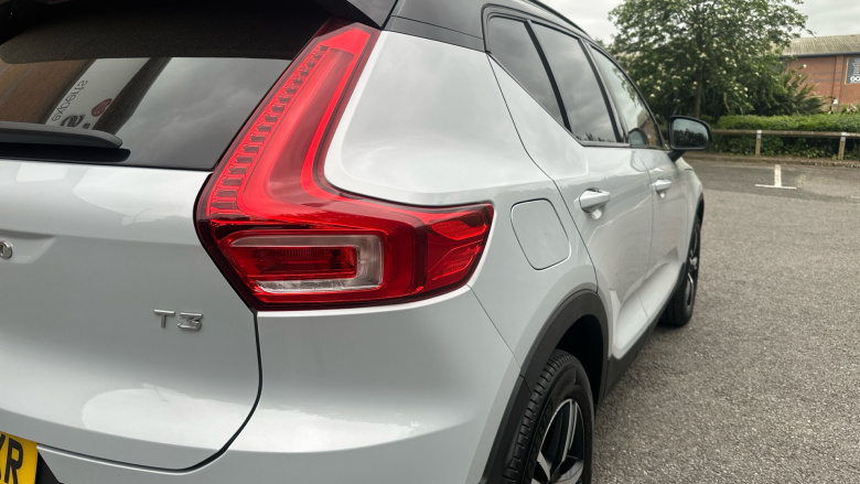 Volvo Xc40 1.5 T3 [163] R DESIGN 5dr Petrol Estate